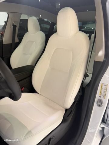 Tesla Model Y Long Range Dual Motor AWD - 8