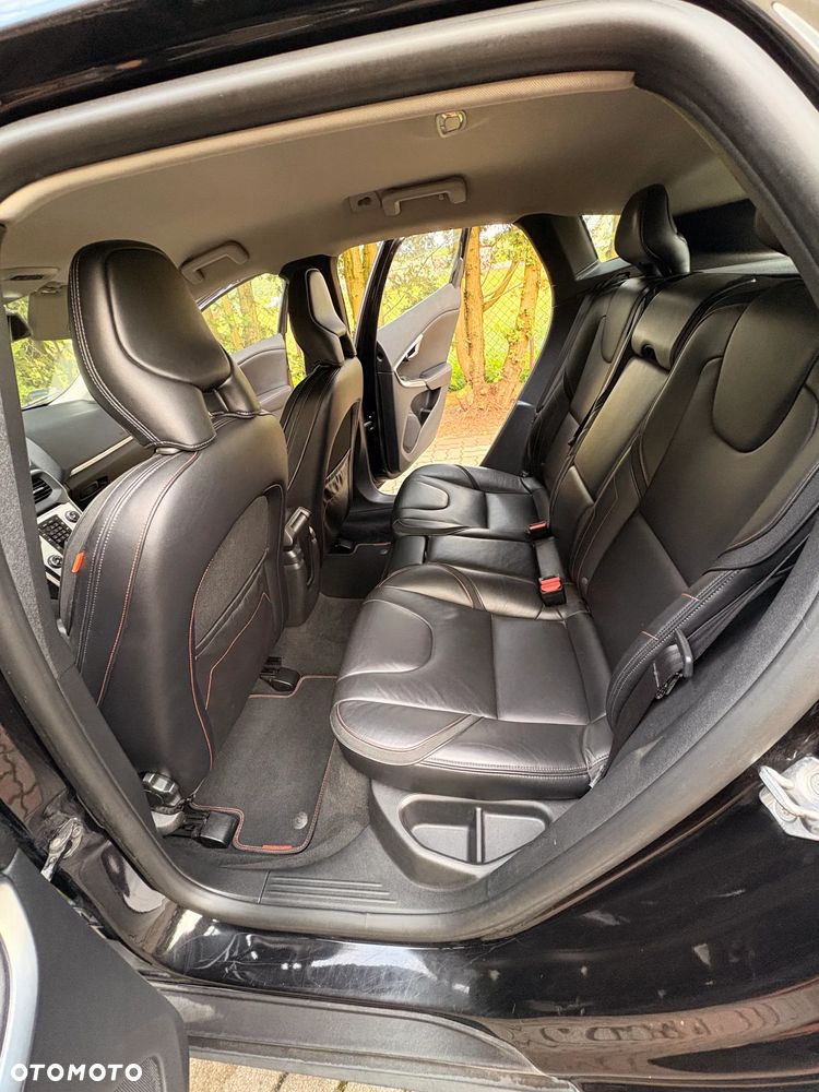 Volvo V40 Cross Country D3 Drive-E Ocean Race - 7