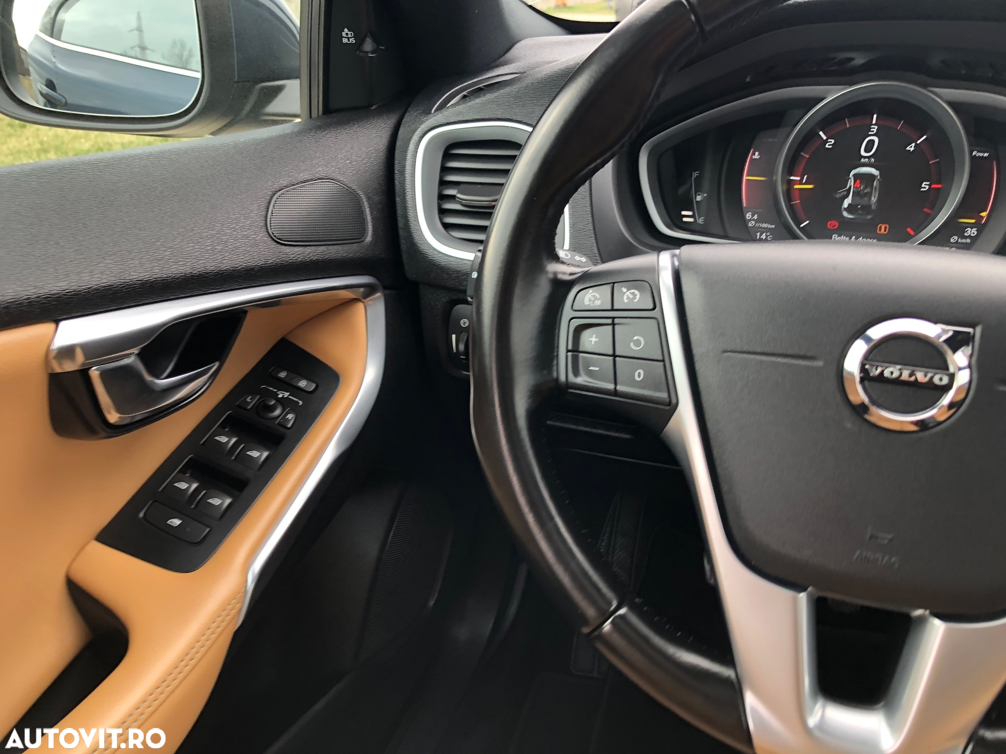 Volvo V40 D2 Inscription - 14
