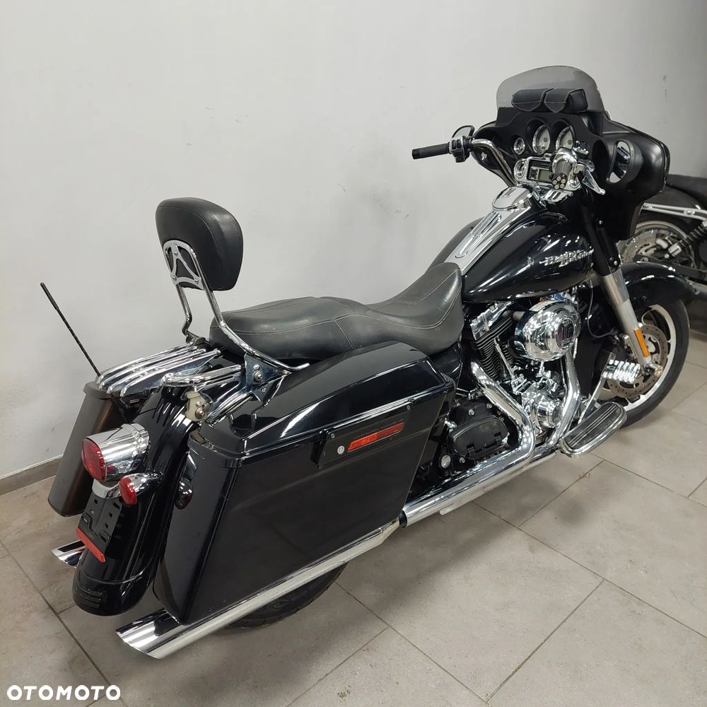 Harley-Davidson Touring Street Glide - 2