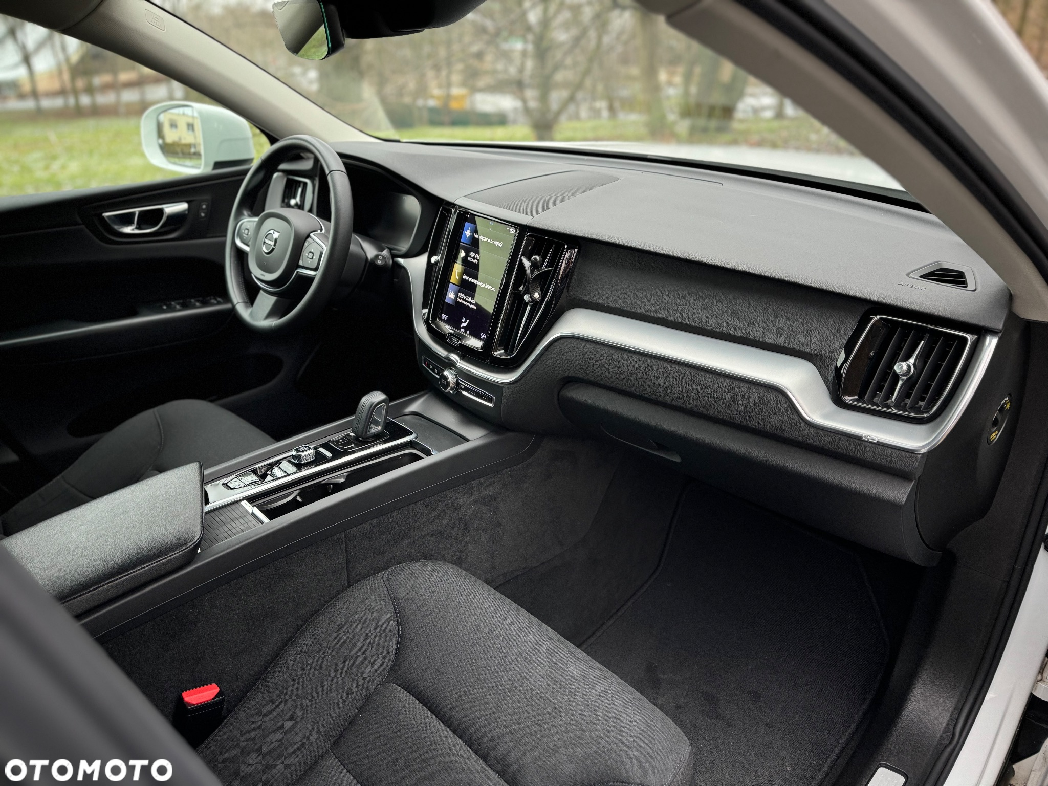 Volvo XC 60 B4 B Momentum - 28
