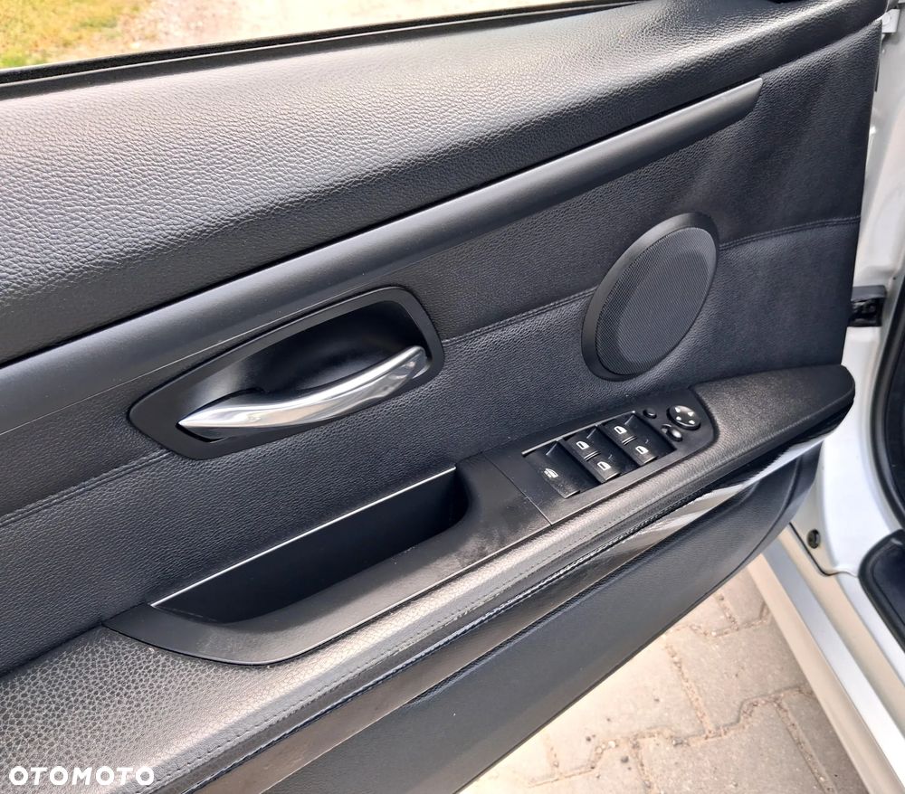 BMW Seria 3 335i M Sport Edition - 24