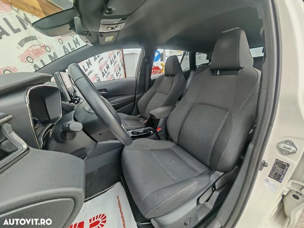 Toyota Corolla 1.8 HSD Dynamic - 8
