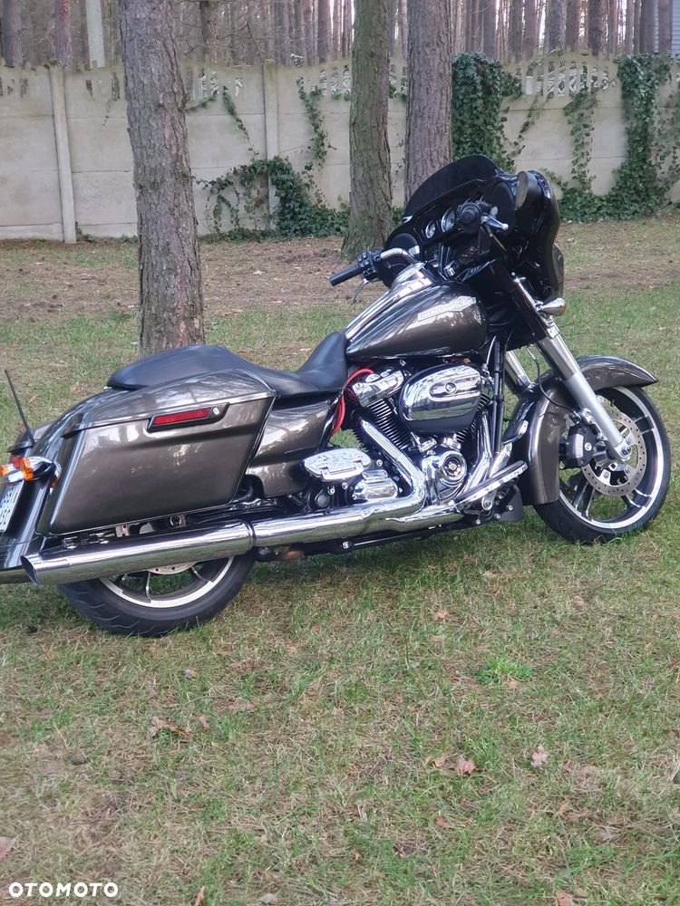 Harley-Davidson Touring Street Glide - 2