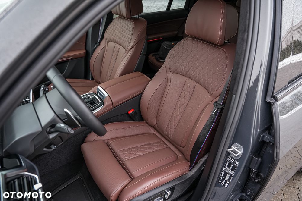 BMW X7 xDrive40d mHEV Individual Edition sport - 12