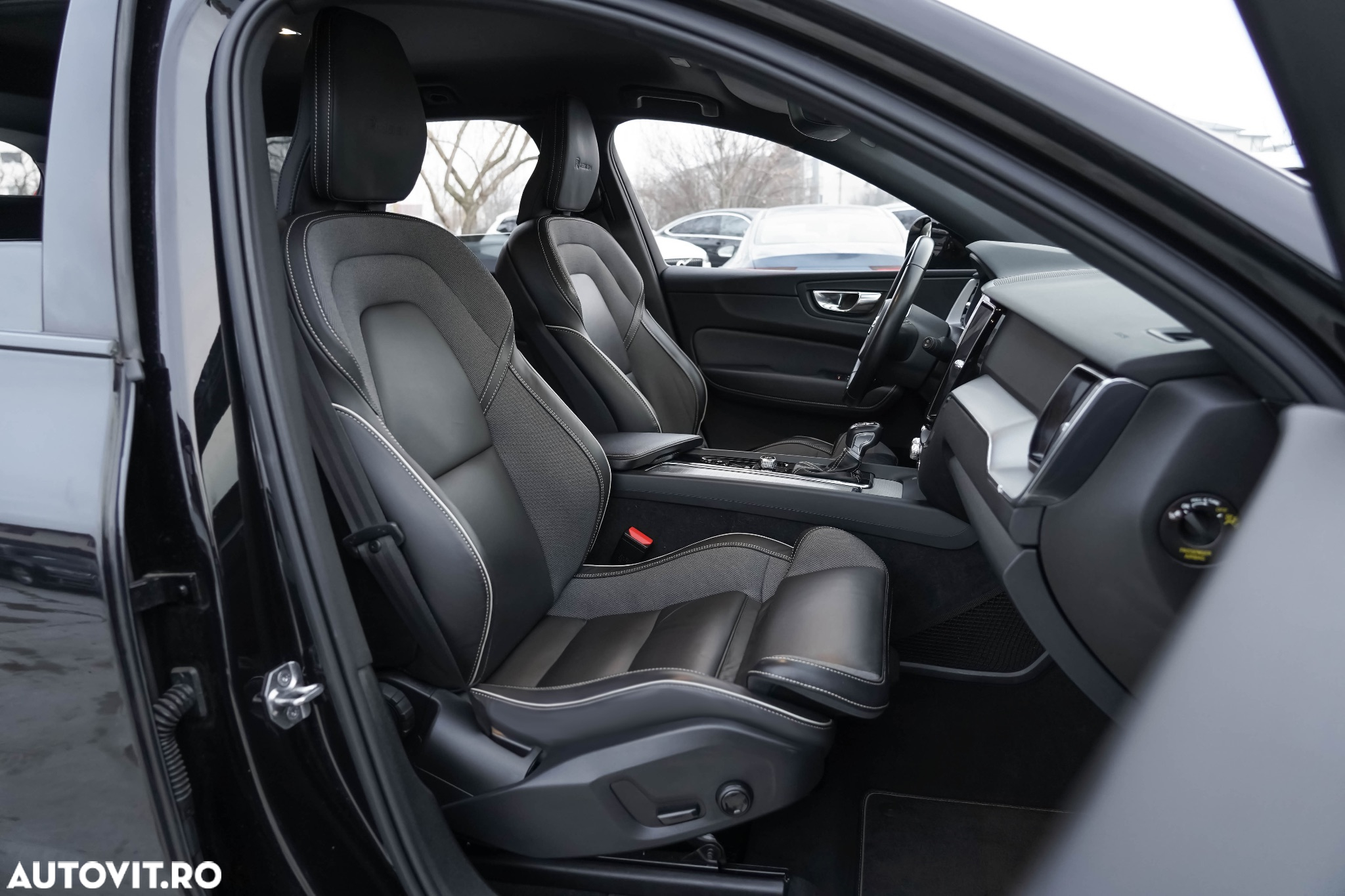 Volvo XC 60 T5 R-Design - 11