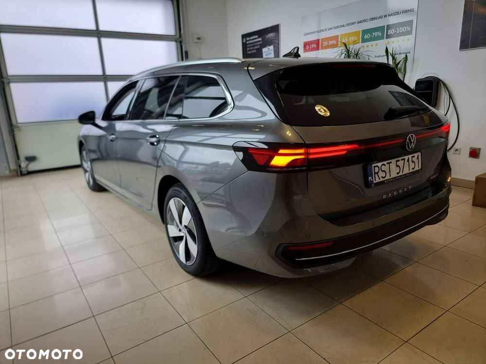 Volkswagen Passat - 8