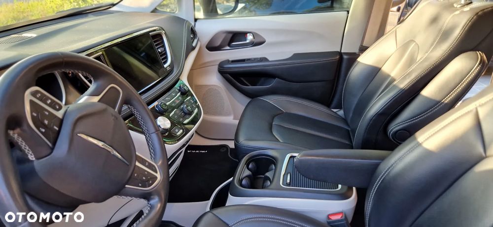 Chrysler Pacifica - 6