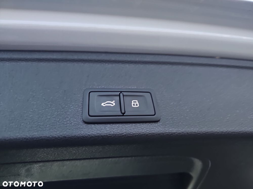 Audi A4 Avant 40 TDI S tronic - 23