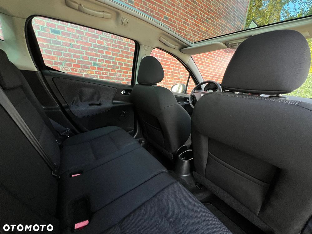 Peugeot 207 - 18