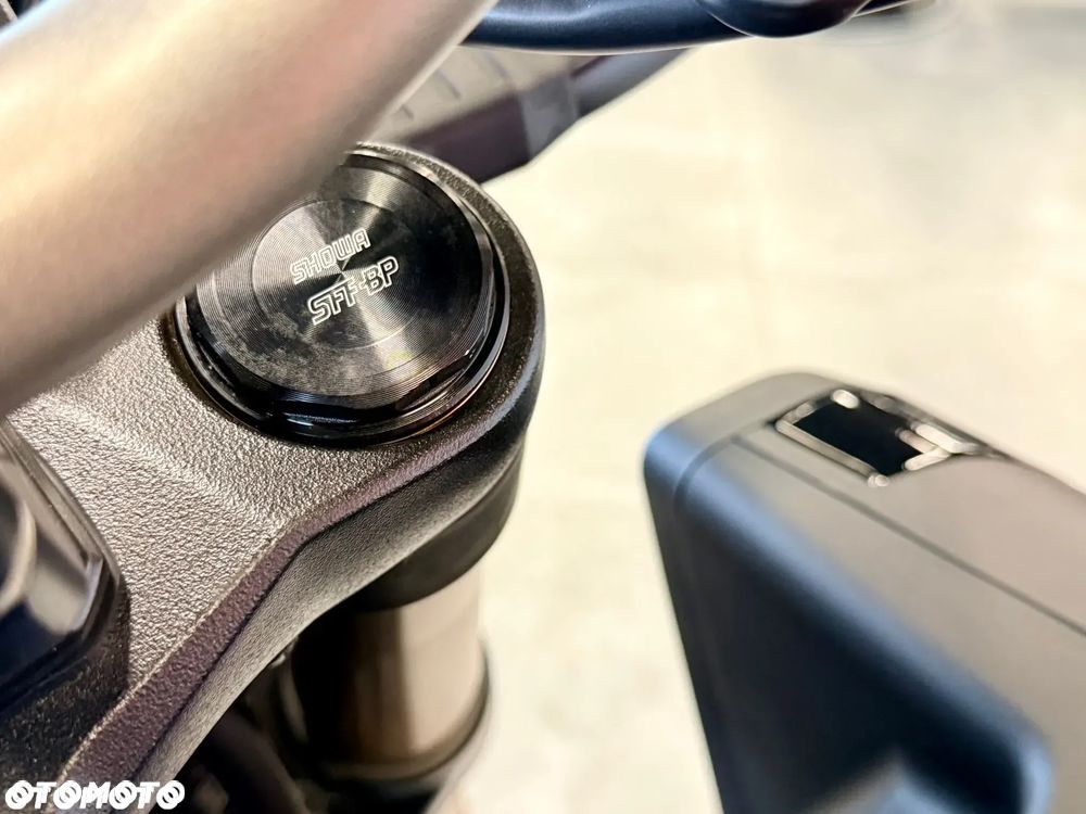 Honda CB - 11