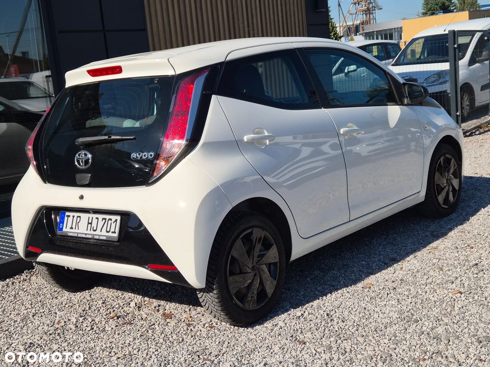 Toyota Aygo x-play Eco - 12