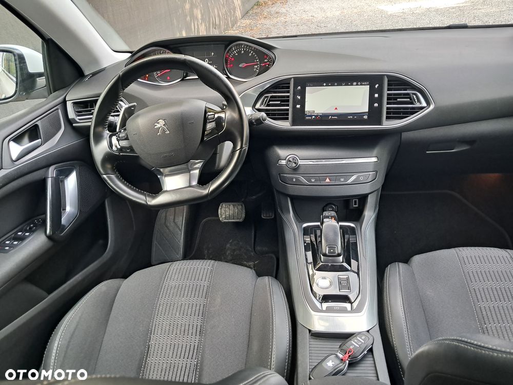 Peugeot 308 1.5 BlueHDi Business S&S EAT8 - 9