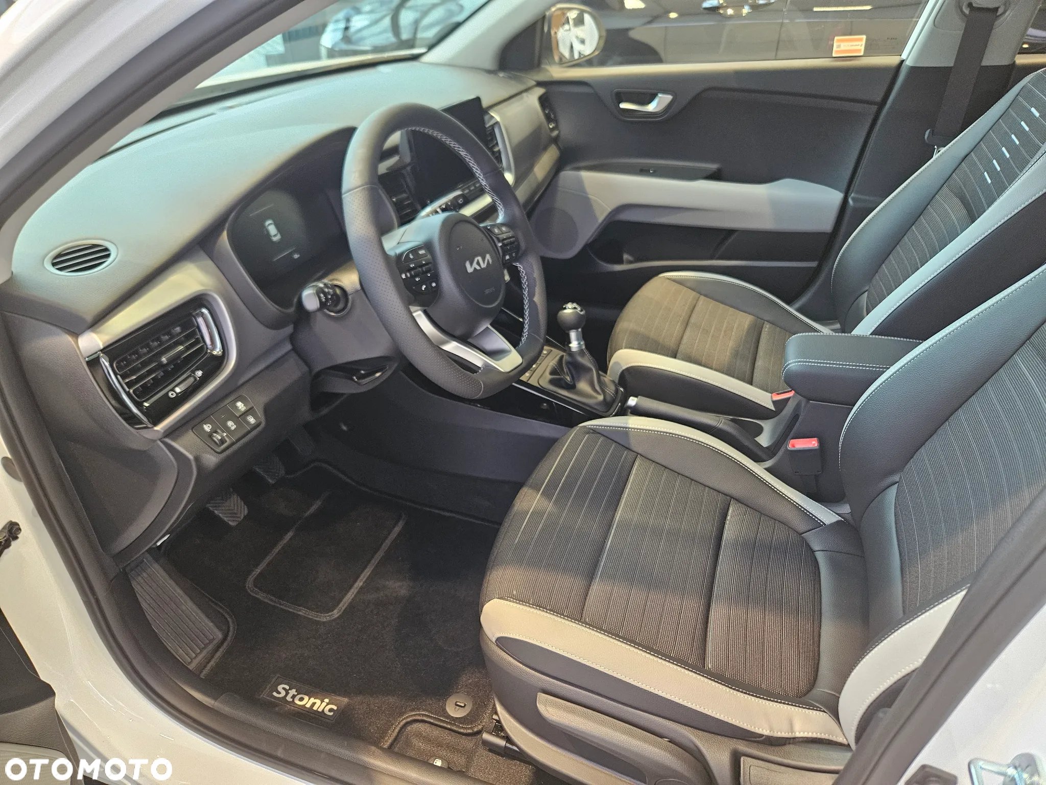 Kia Stonic 1.2 M - 11