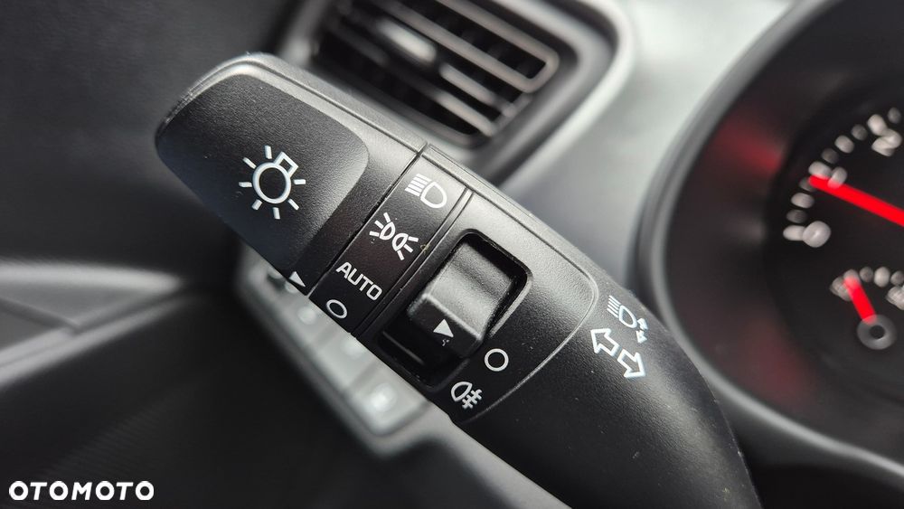 Kia Stonic 1.2 L - 12