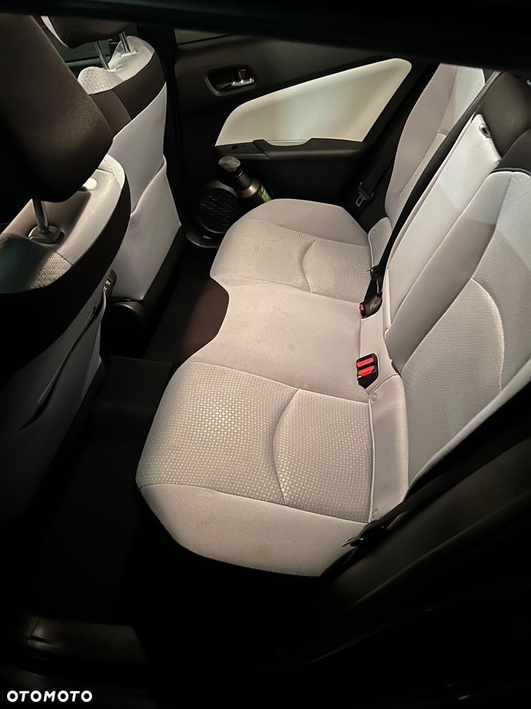 Toyota Prius Hybrid - 28