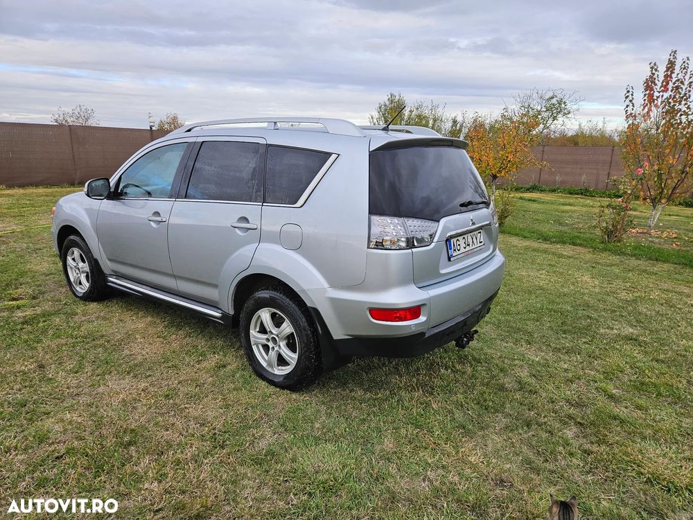 Mitsubishi Outlander 2.2 DI-D 4WD TC-SST Intense+ A05 - 4