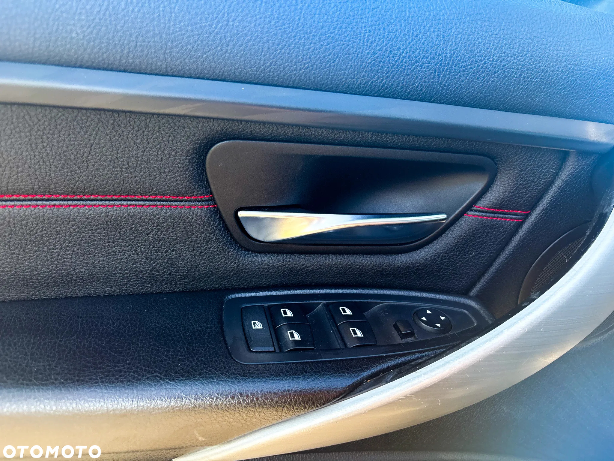 BMW Seria 3 318d Touring Sport Line - 15