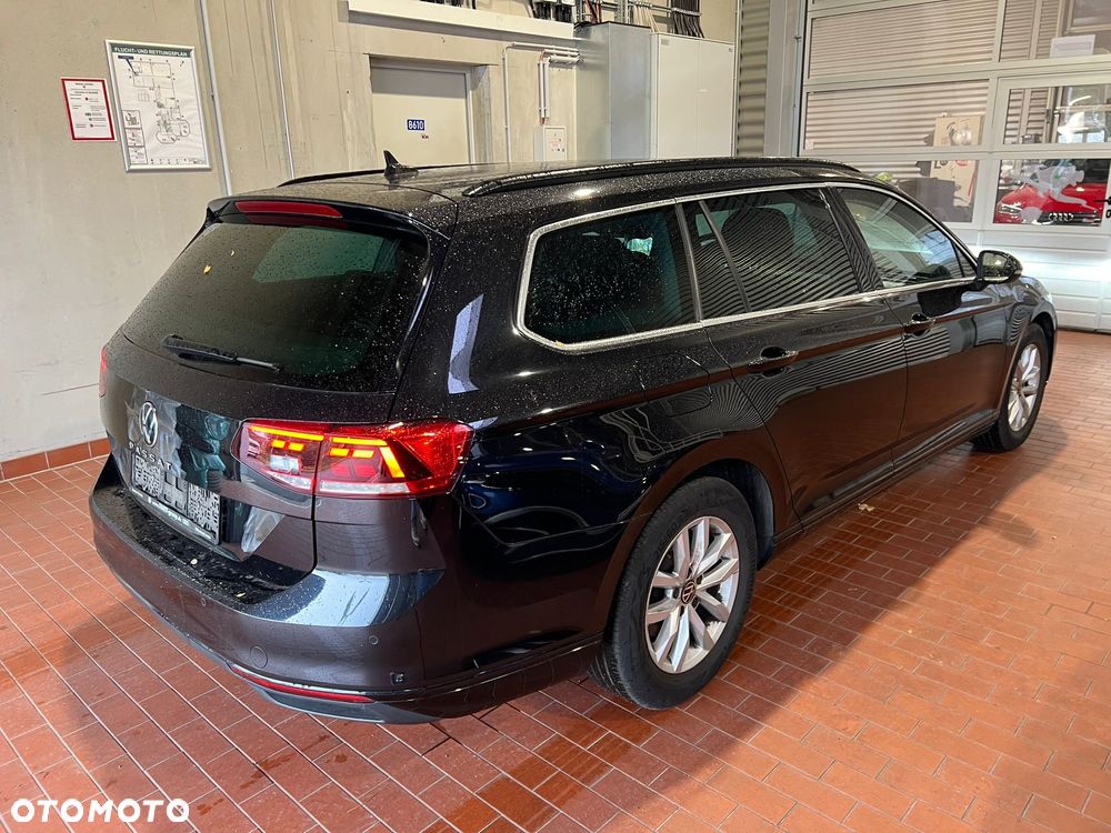 Volkswagen Passat Variant 2.0 TDI DSG (BlueMotion Technology) Comfortline - 4