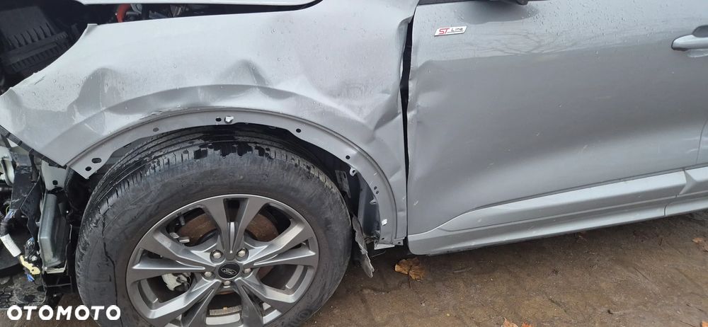 Ford Kuga 2.5 Duratec FHEV ST-LINE - 9