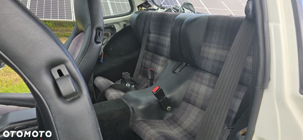 Porsche 944 - 24