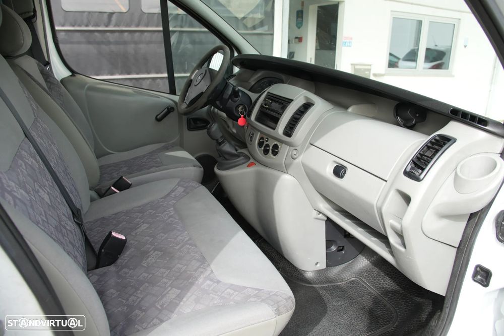 Opel Vivaro 9Lugares 1.9DTI 101cv - 9