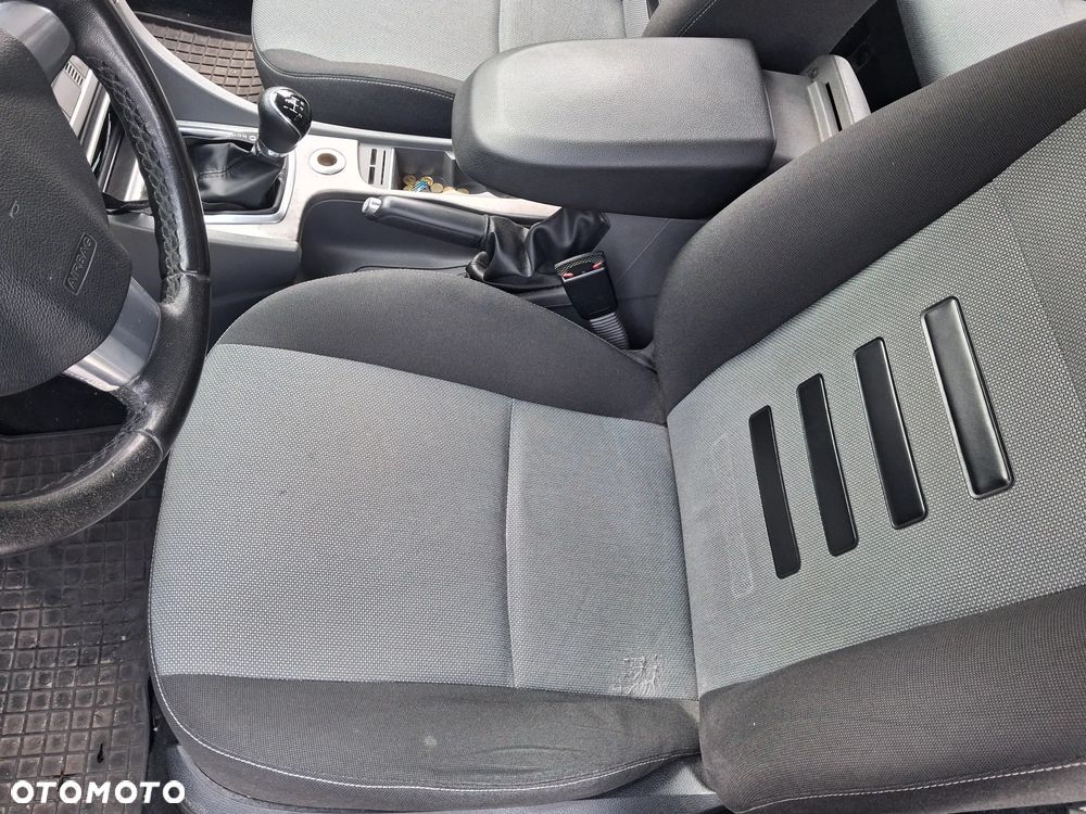 Ford Focus 1.8 FF Trend - 6