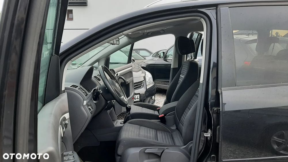 Volkswagen Touran - 9