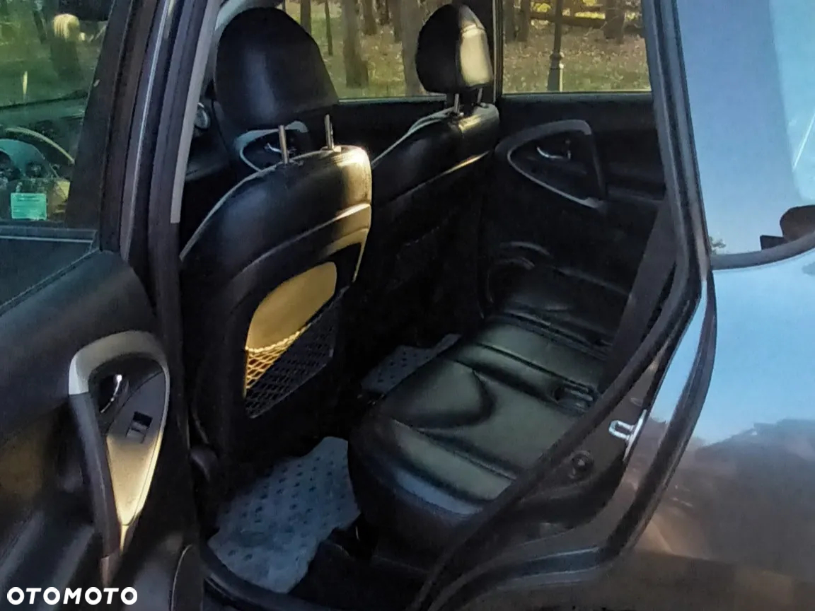 Toyota RAV4 2.2 D-4D Prestige - 10