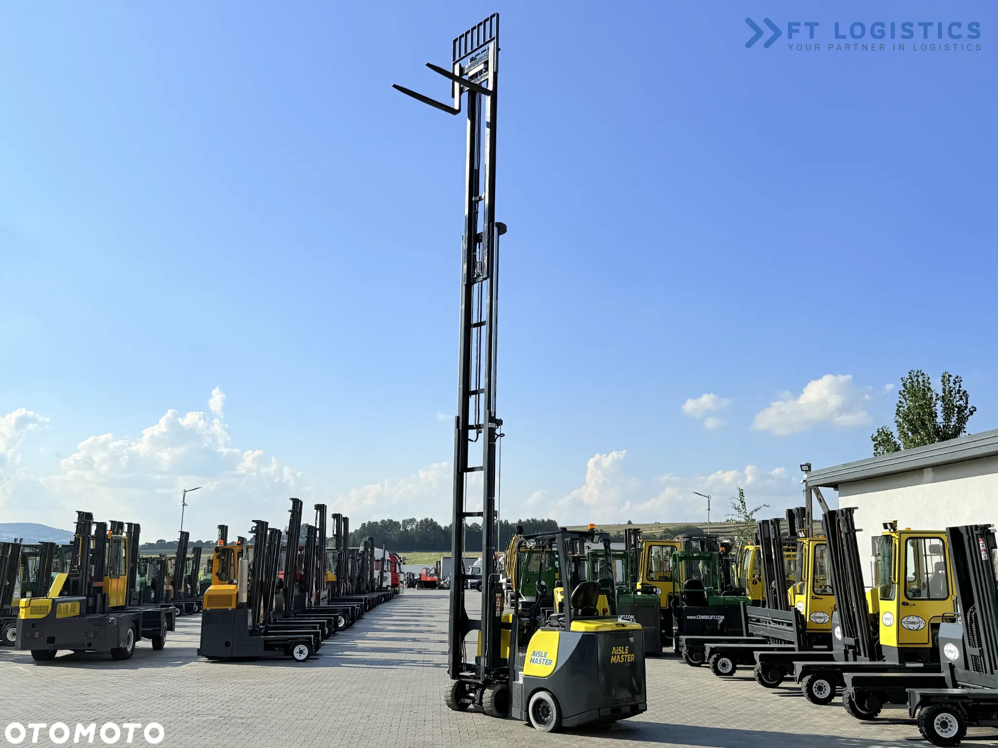 Combilift AISLE MASTER 20SHE / PRZEGUBOWY WÓZEK WIDŁOWY / TRIPLEX 8500MM / ELEKTRYCZNY / WOLNY SKOK / PRZESUW WIDEŁ / NOWE OPONY / JEDYNE 1176H / STAN IDEALNY / Szeroka oferta wózków czterokierunkowych i bocznych, dopasowanych do różnorodnych potrzeb i zastosowań - 40