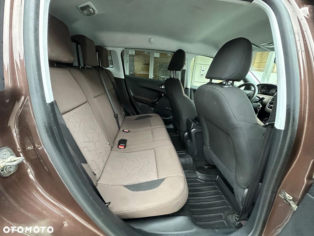 Peugeot 2008 1.2 Pure Tech Style EU6 - 24