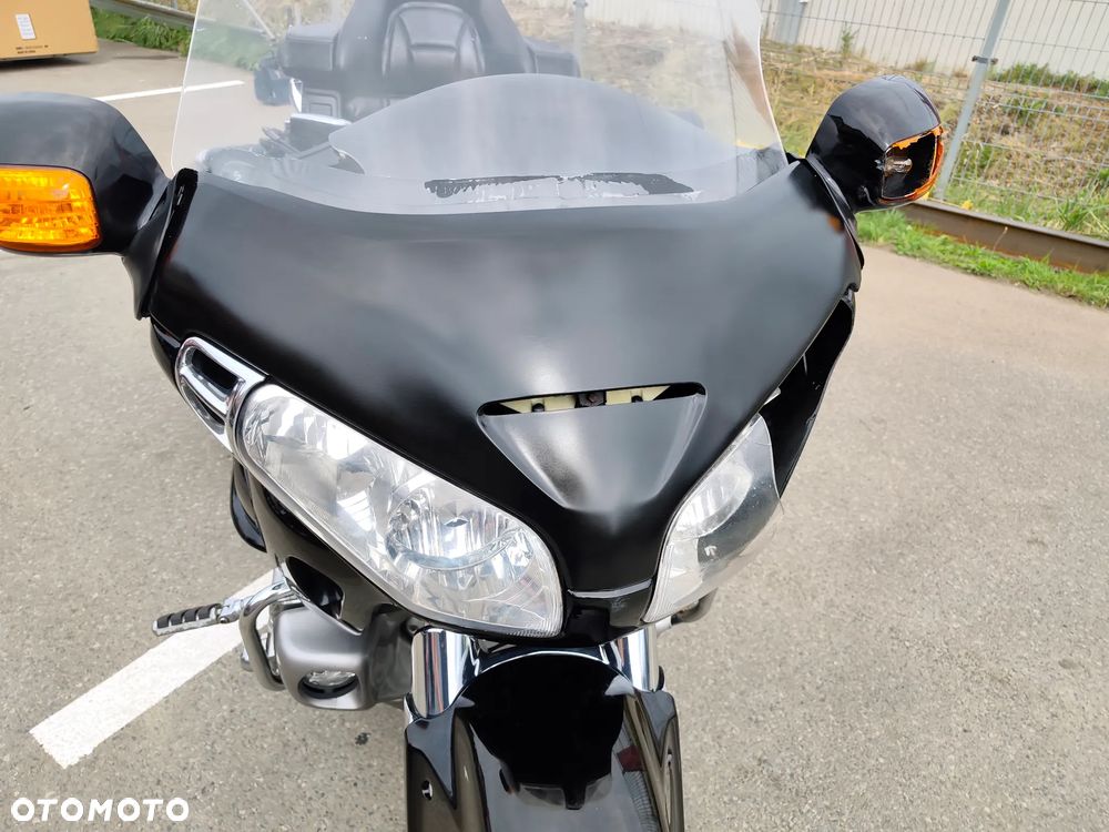 Honda GL - 28