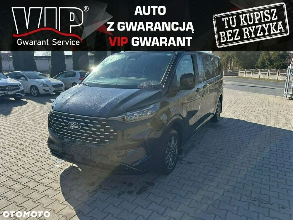 Ford Tourneo Custom - 1