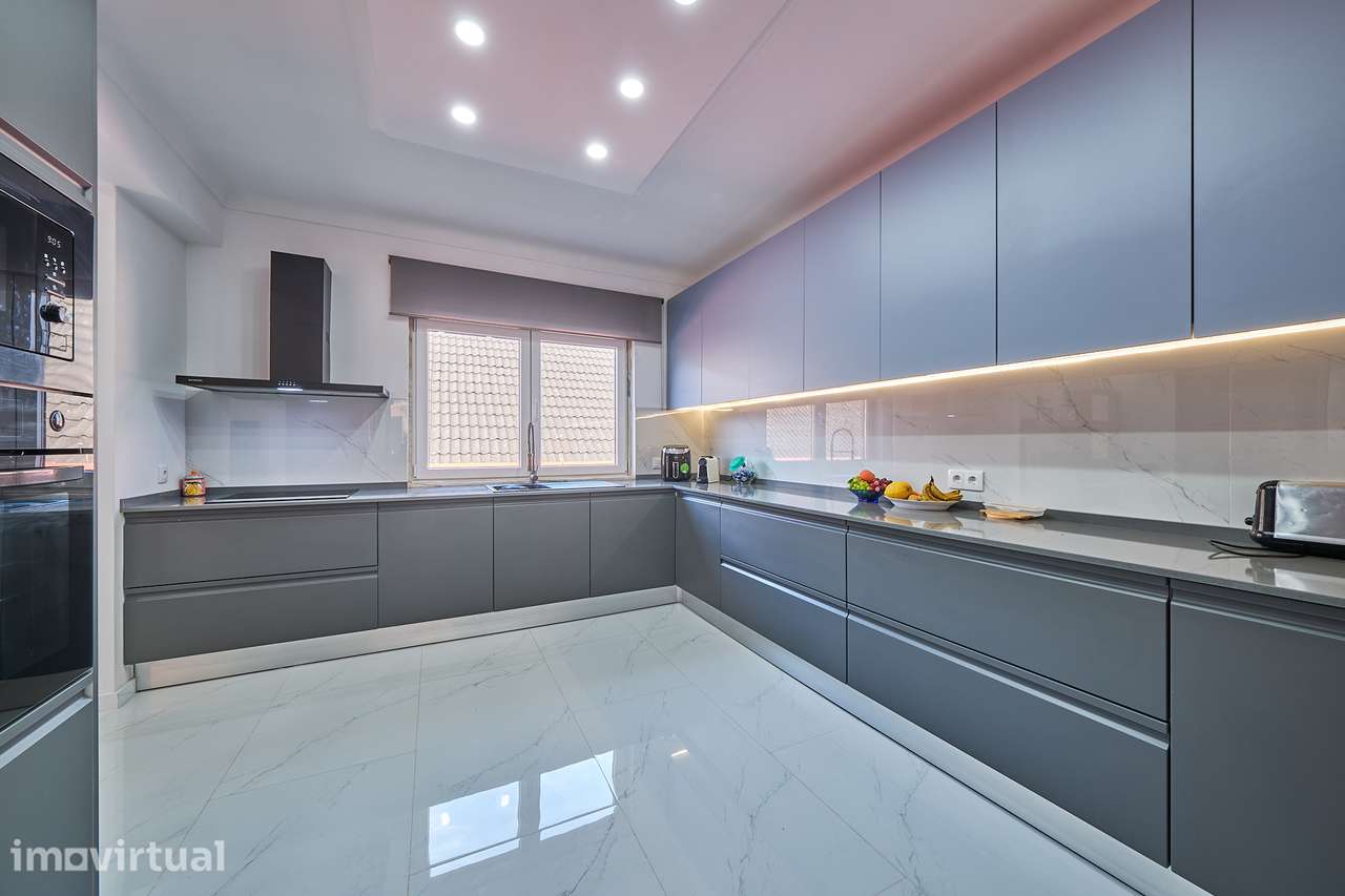 Moradia V4 com Piscina - Qtª Conde - Grande imagem: 4/44