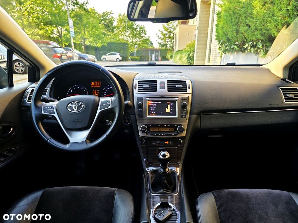 Toyota Avensis 1.8 Sol plus NAVI - 11