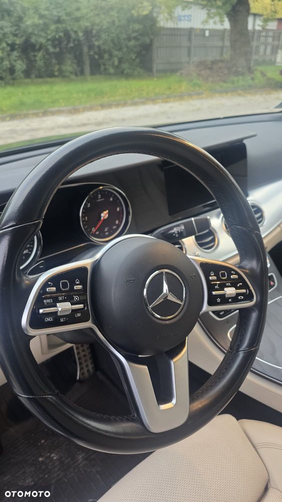 Mercedes-Benz Klasa E - 11