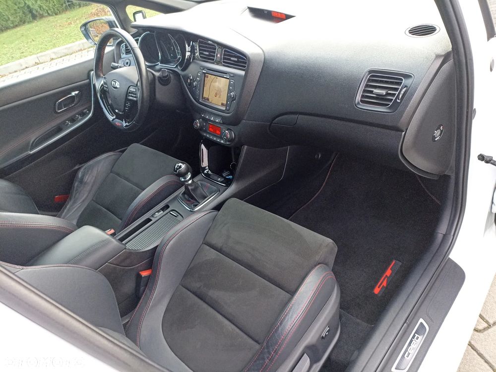 Kia Ceed Cee'd 1.6 T-GDI GT - 29