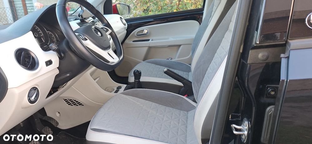 Volkswagen up! - 12