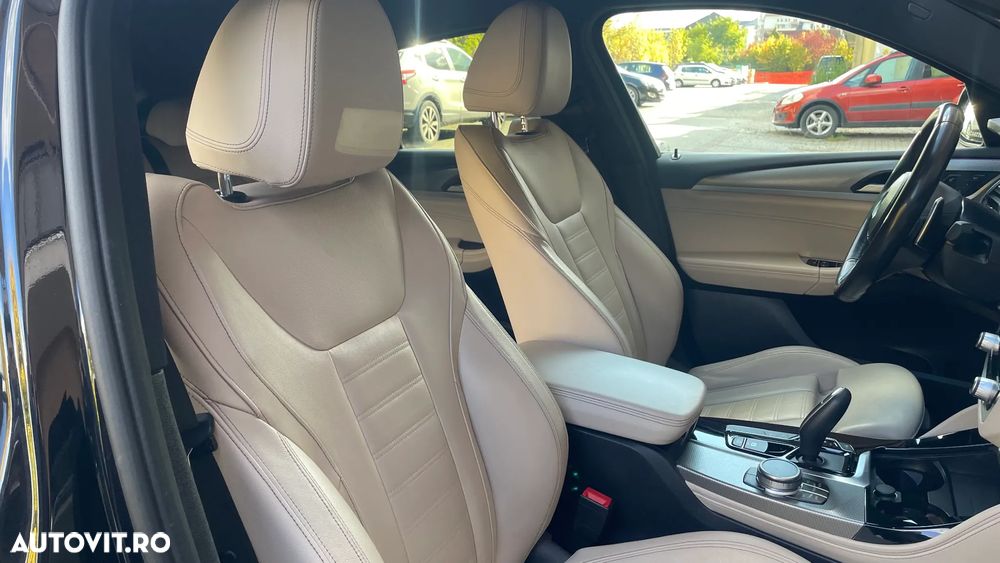 BMW X4 xDrive20i AT xLine - 28