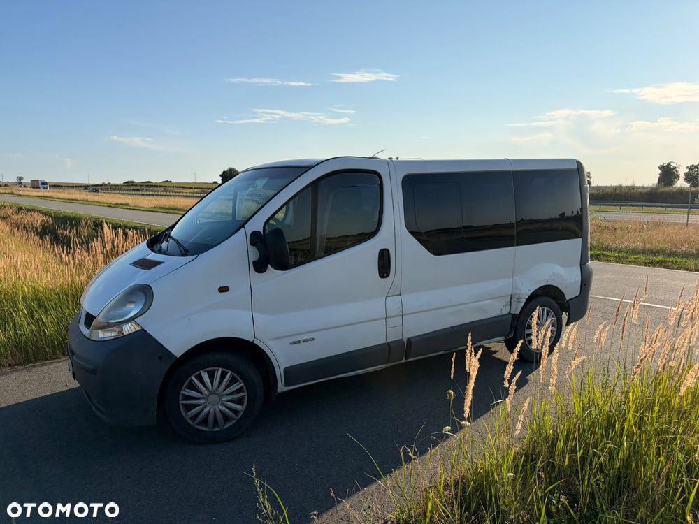 Renault Trafic Passenger - 1