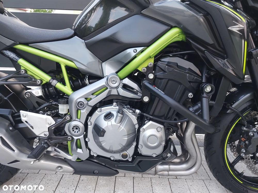 Kawasaki Z 900 - 12