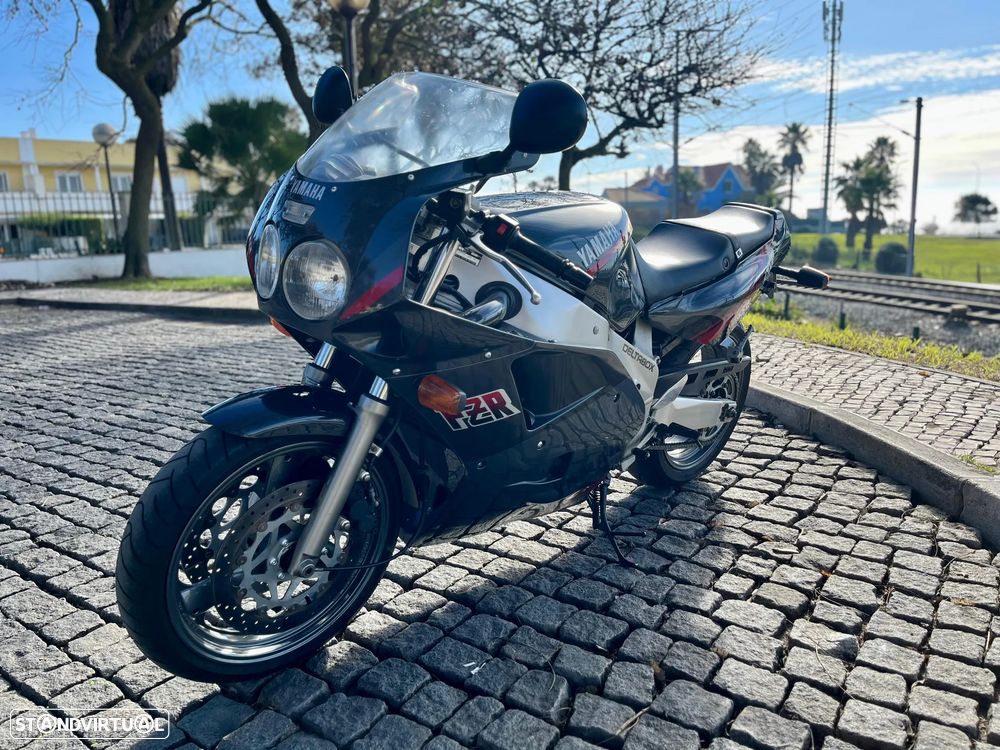 Yamaha FZR 1000 EXUP - 4