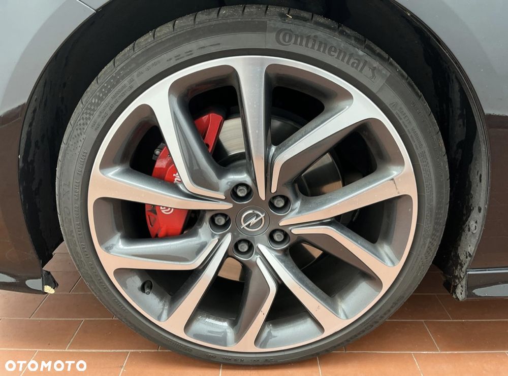 Opel Insignia 2.0 T 4x4 GSi + S&S - 17