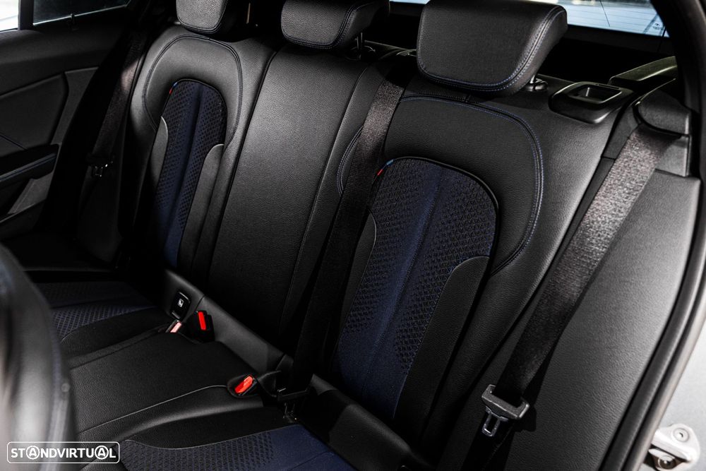 BMW 118 i Pack Desportivo M Auto - 29