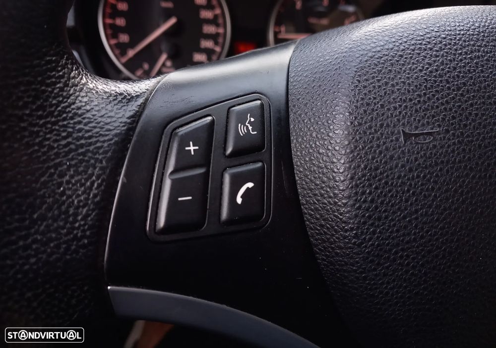 BMW 320 d Navigation - 25