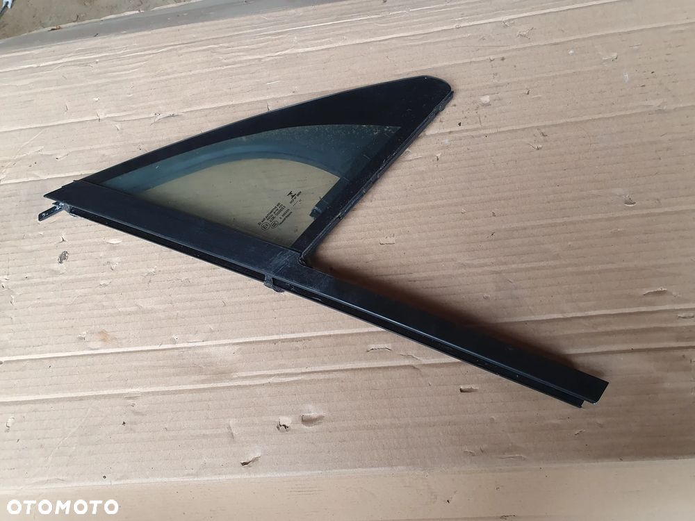 TRÓJKĄT SZYBA DRZWI PRAWA PRZÓD PORSCHE MACAN 95B 95B845114 ORYGINAŁ