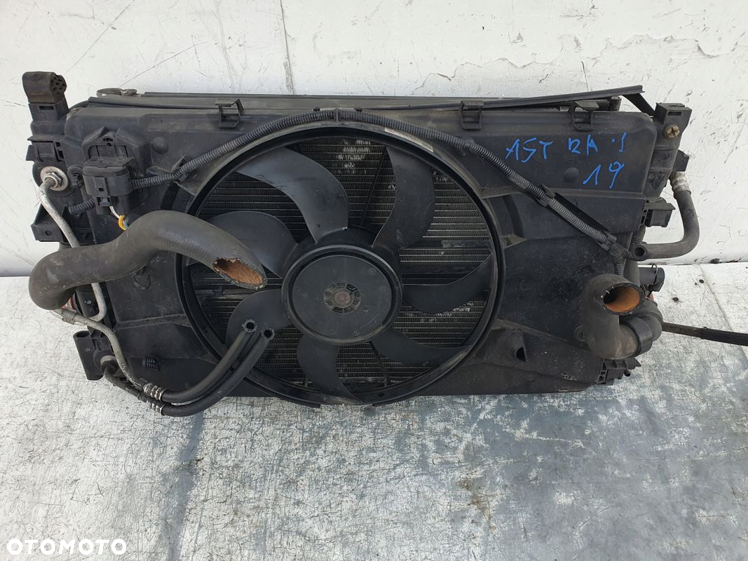 Opel Astra J 4 IV 1.4 turbo Automat pas przedni wzmocnienie chłodnice - 7