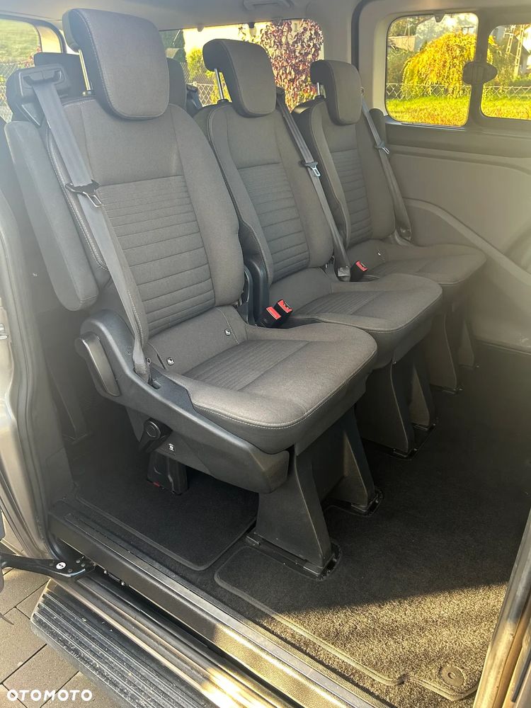 Ford Tourneo Custom - 9