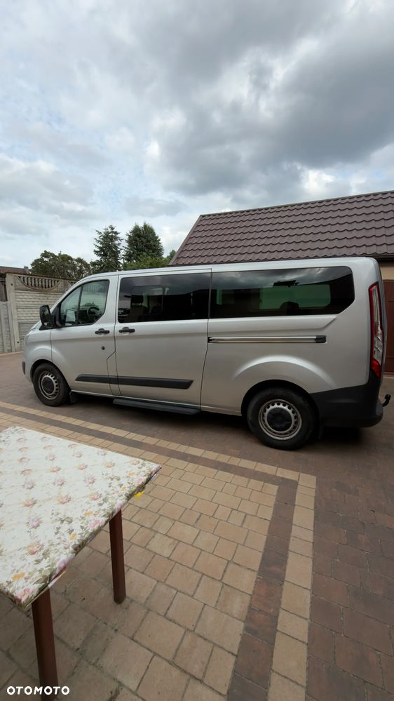Ford Tourneo Custom - 10