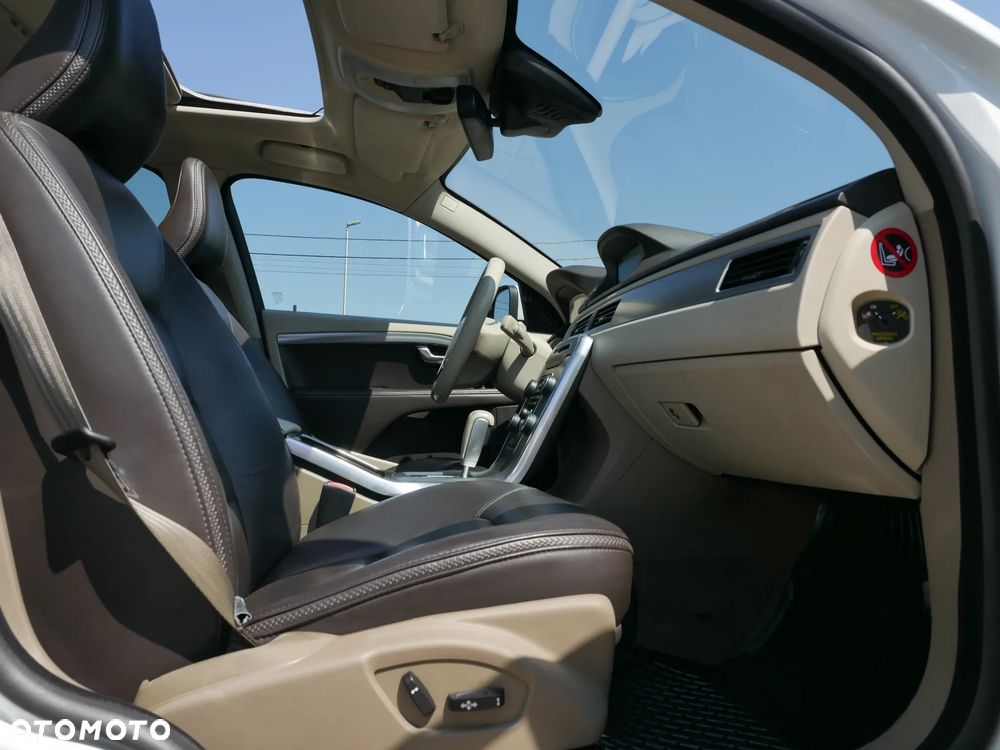 Volvo XC 70 D5 AWD Summum - 22